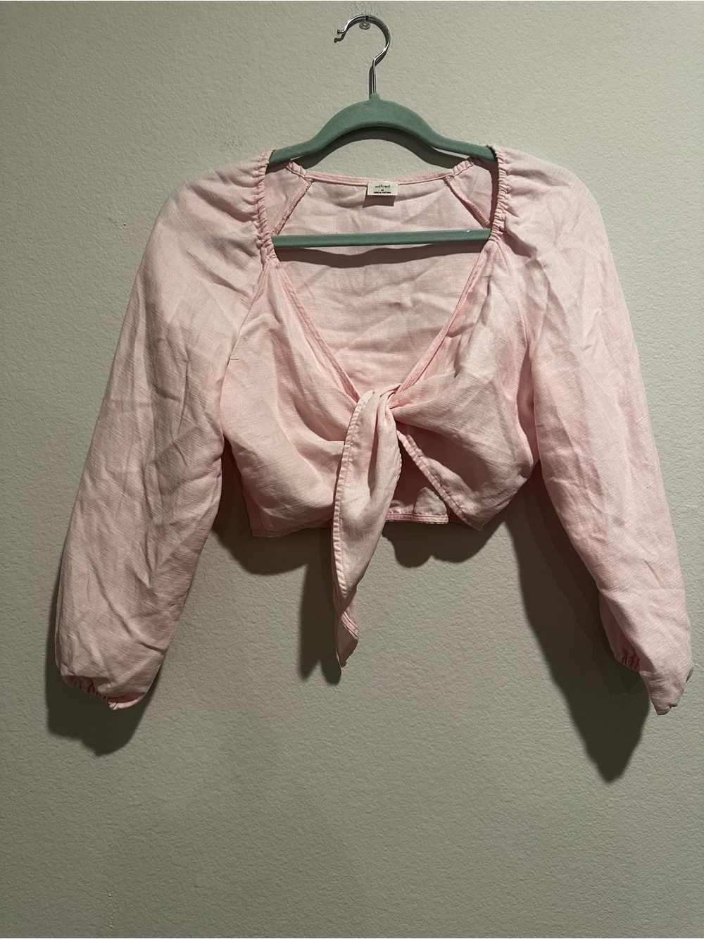 Wilfred Pale Pink Tie-Front Linen Long Sleeve Crop Top